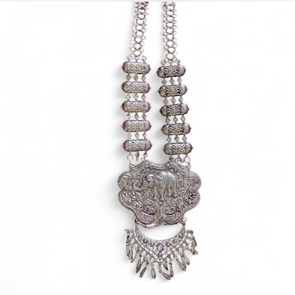 Ornate Elephant designed Silver tone dangly Necklace